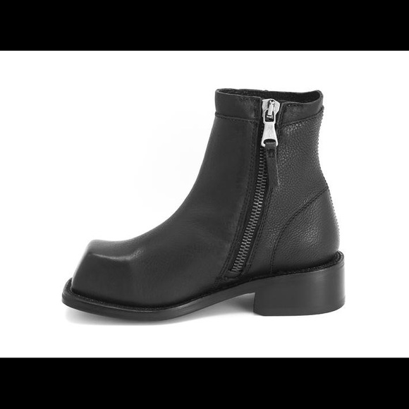 John Fluevog Fonda Boots. - Picture 3 of 4